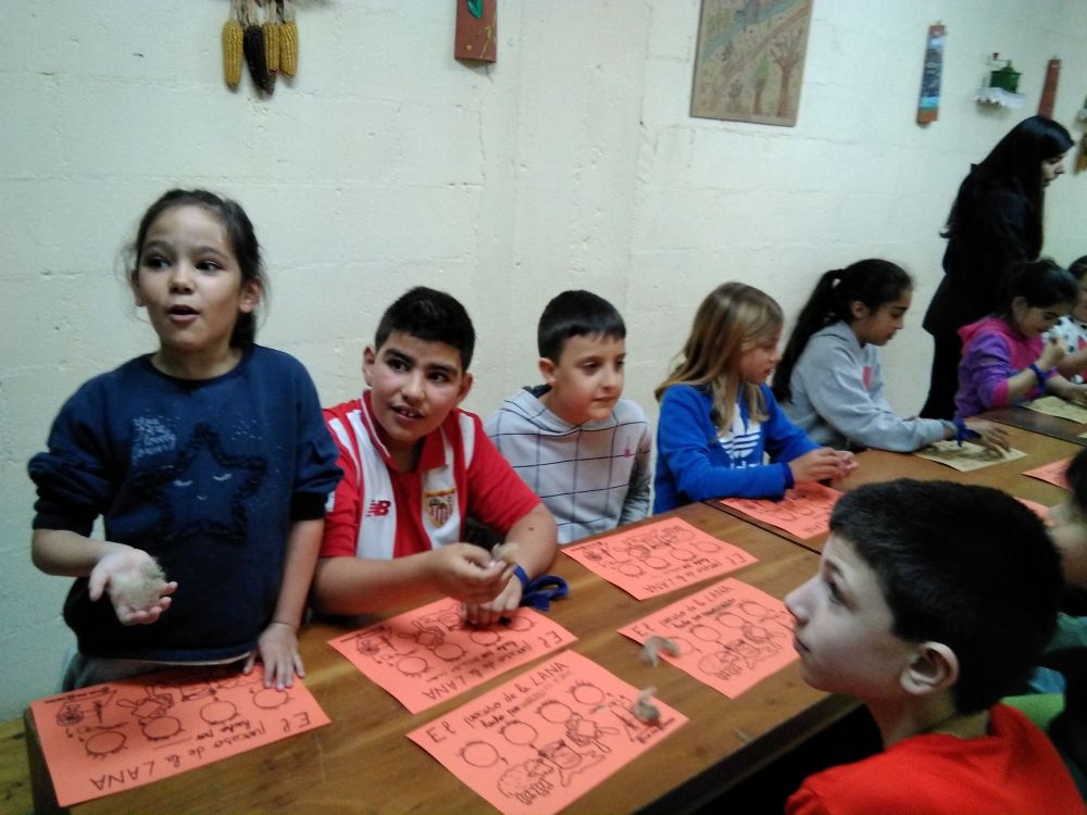 Talleres durante a excursión á granxa escola de Sobrado dos Monxes
