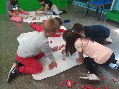 Feira Leolab_ Efecto dominó con monumentos de Galicia 5
Palabras chave: Feira Leolab_ Efecto dominó con monumentos de Galicia