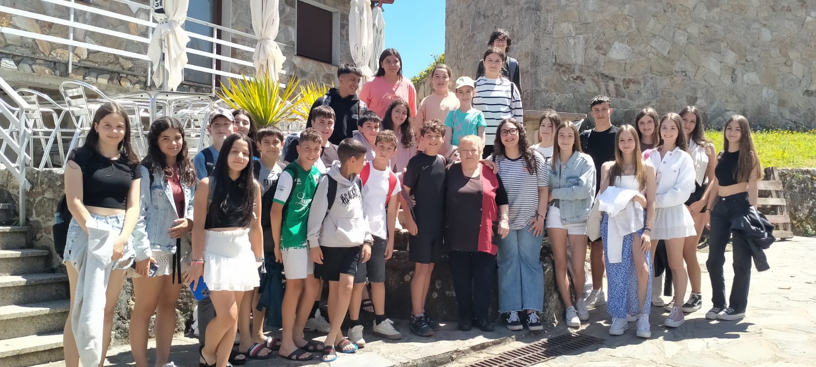 Foto do alumnado con Palmira: a mellor pulpeira de Galicia