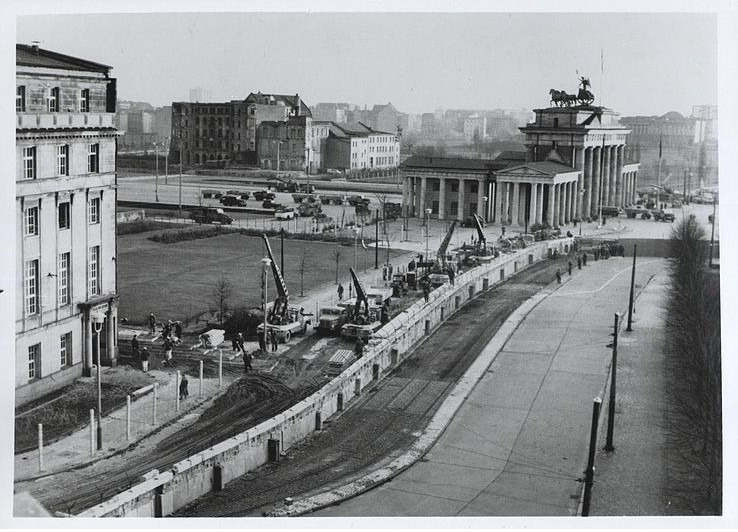 Construción do Muro de Berlín (1961)