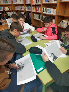 Iván, Alejandro, Xoel, Hugo, Adrián e Manuel lendo os relatos que lles foron asignados
