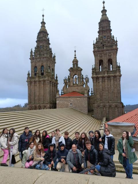 ALUMNADO DE RELIXIÓN DE BACHARELATO VISITA SANTIAGO