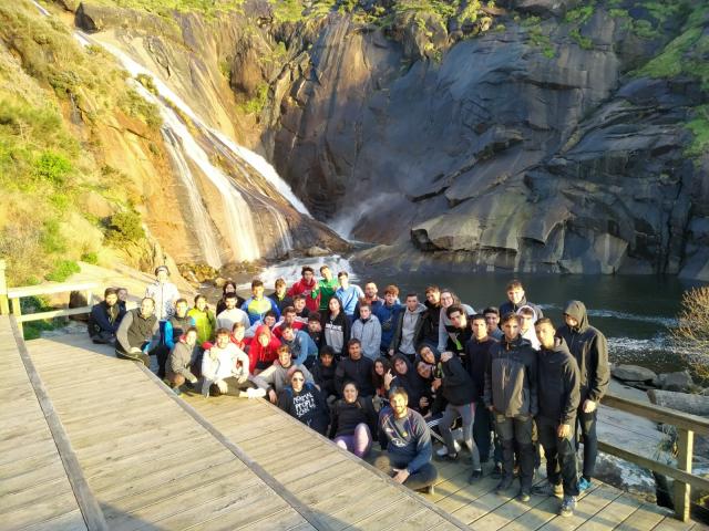 CM actividades fisico deportivas no monte pindo