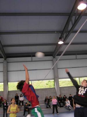 Partido de voleibol
o 24 de abril celebrouse un disputado partido de voleibol entre o alumnado de 1º de Bacharelato
