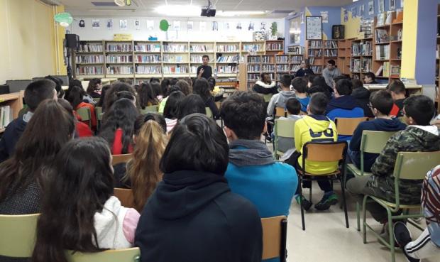 Charla con Héctor Cajaraville na Biblioteca do Leliadoura