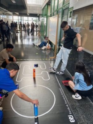 <br />
VII competición de Robots de la Escuela de Ingeniería Industrial de la Universidad de Vigo