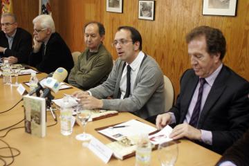 Política Lingüística e Galaxia contribúen á difusión do ensaio en galego