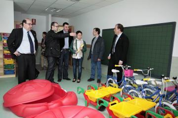O conselleiro de Educación visita o novo CEIP Xesús Golmar de Lalín