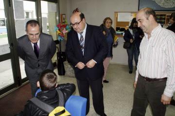 Xesús Vázquez na visita ao CEIP Nº 2 de Tui 