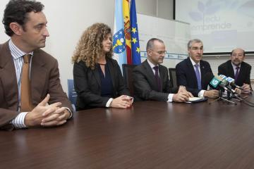 Xesús Vázquez e Francisco Conde na sinatura do convenio 