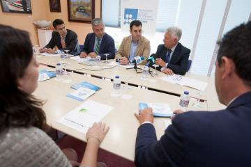  El conselleiro de Cultura y Educación y representantes del sector empresarial ahondan en el plan de dinamización de la lengua gallega en el ámbito socioeconómico
