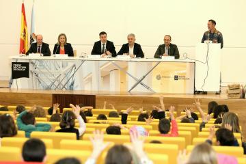 O conselleiro de Cultura e Educación sinala o programa 'Nos tamén creamos!' como un exemplo “de que os galegos podemos traballar unidos pola nosa lingua”