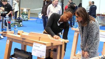 Carmen Pomar apoia o alumnado que participa nas Galicia Skills 2018, a Olimpíada galega de Formación Profesional