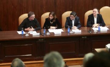 Carmen Pomar señala la formación del profesorado como uno de los ejes de la enseñanza pública gallego